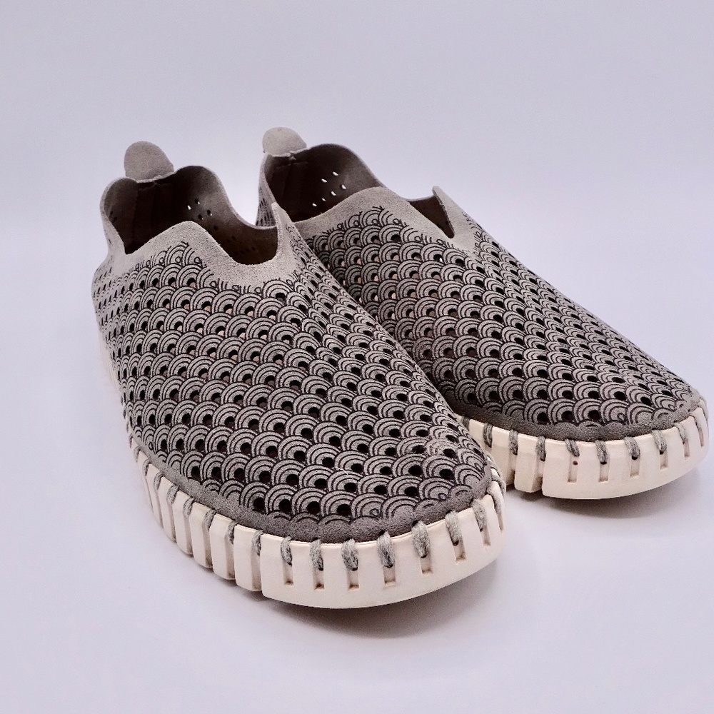 Ilse Jacobsen Women's Gray Tulip Slip-On Flats Size 39 EU Perforated Sneaker